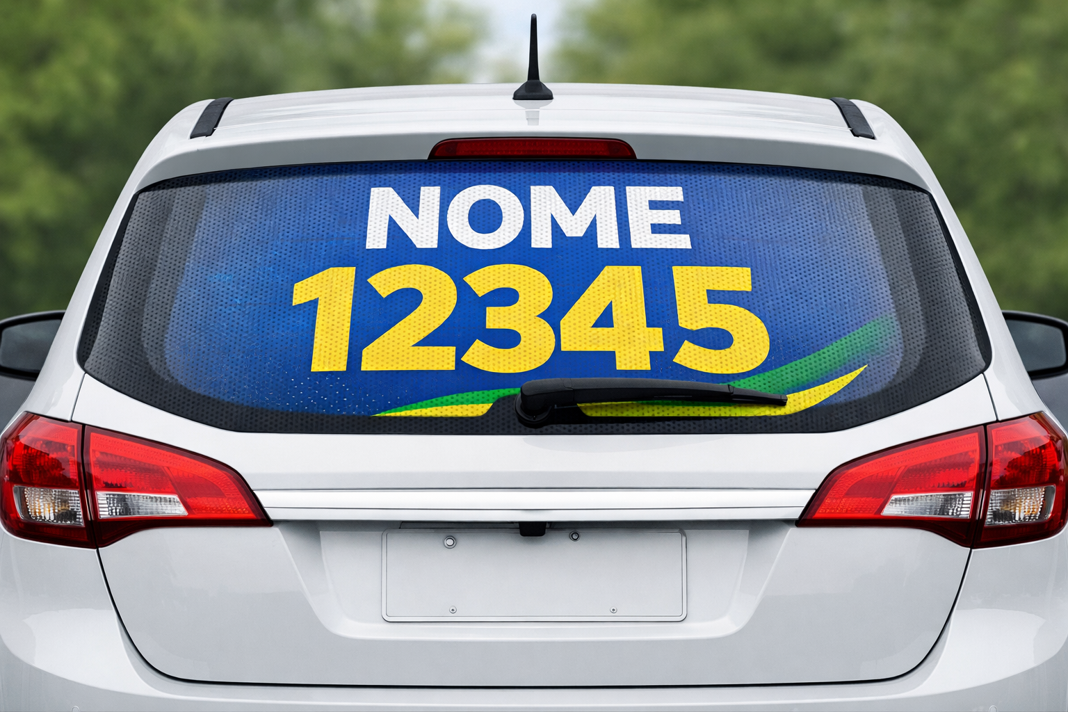 Adesivo perfurado em vidro traseiro de veículo para campanha eleitoral