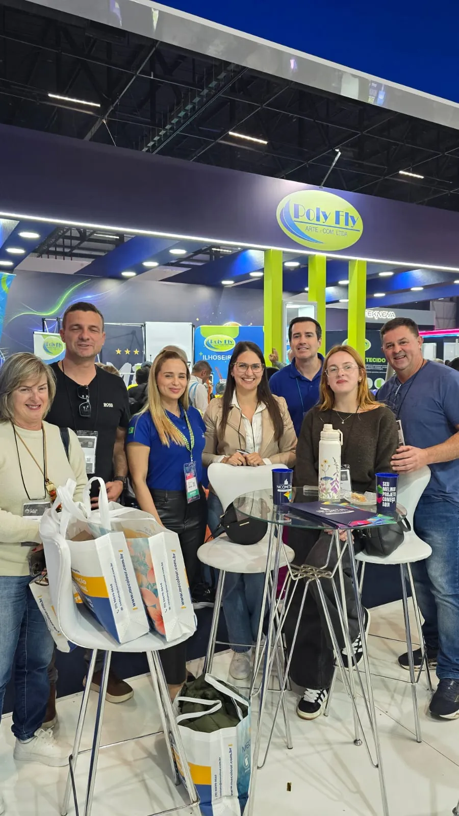 Reencontro de clientes e parceiros no estande NICOMETAL